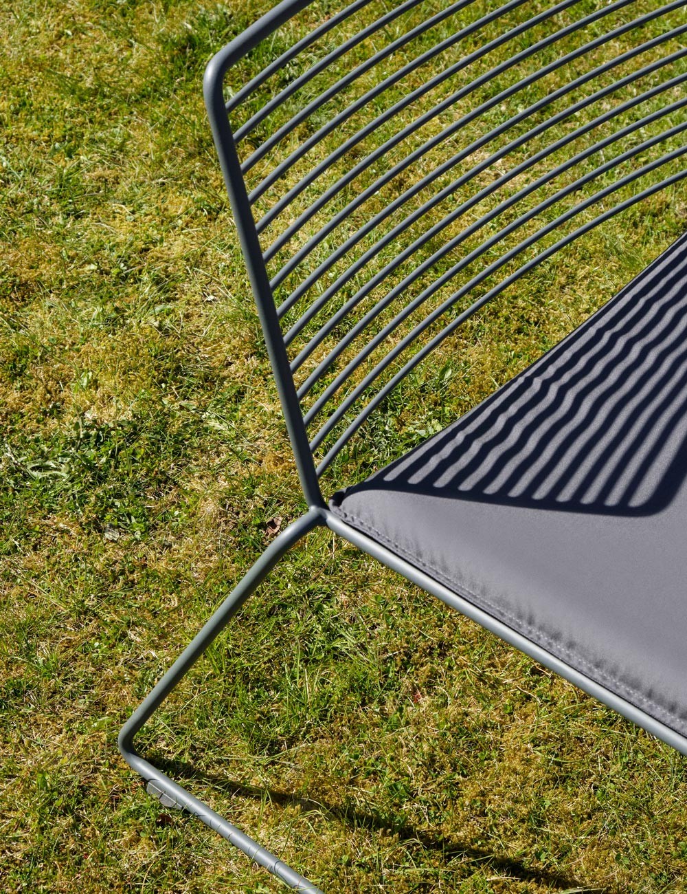 HEE LOUNGE CHAIR