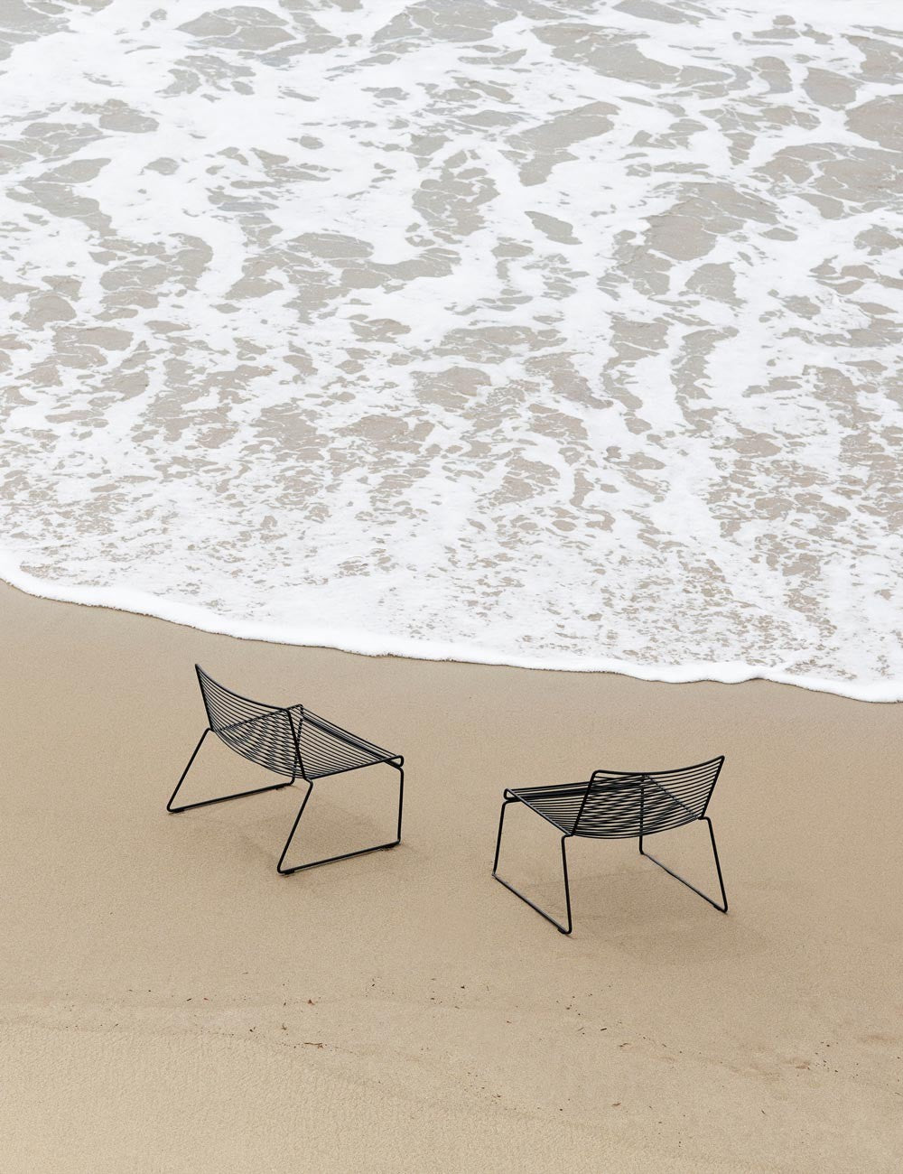 HEE LOUNGE CHAIR
