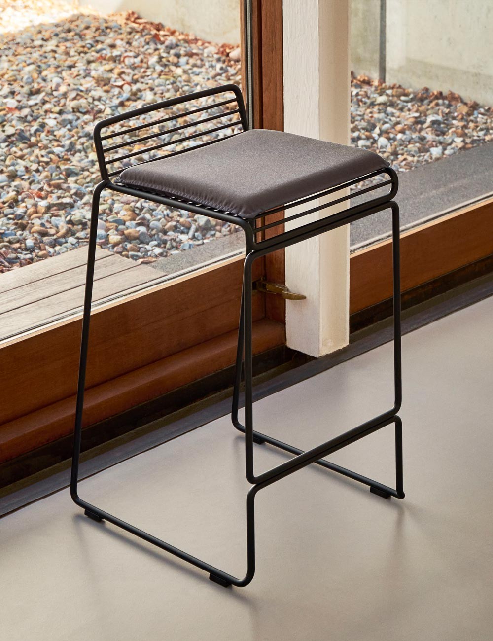 hee bar stool high