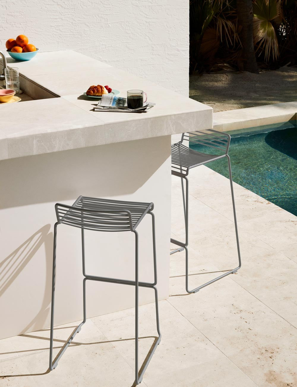 hee bar stool high
