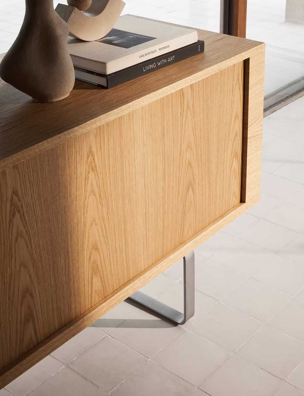 CH825 CREDENZA