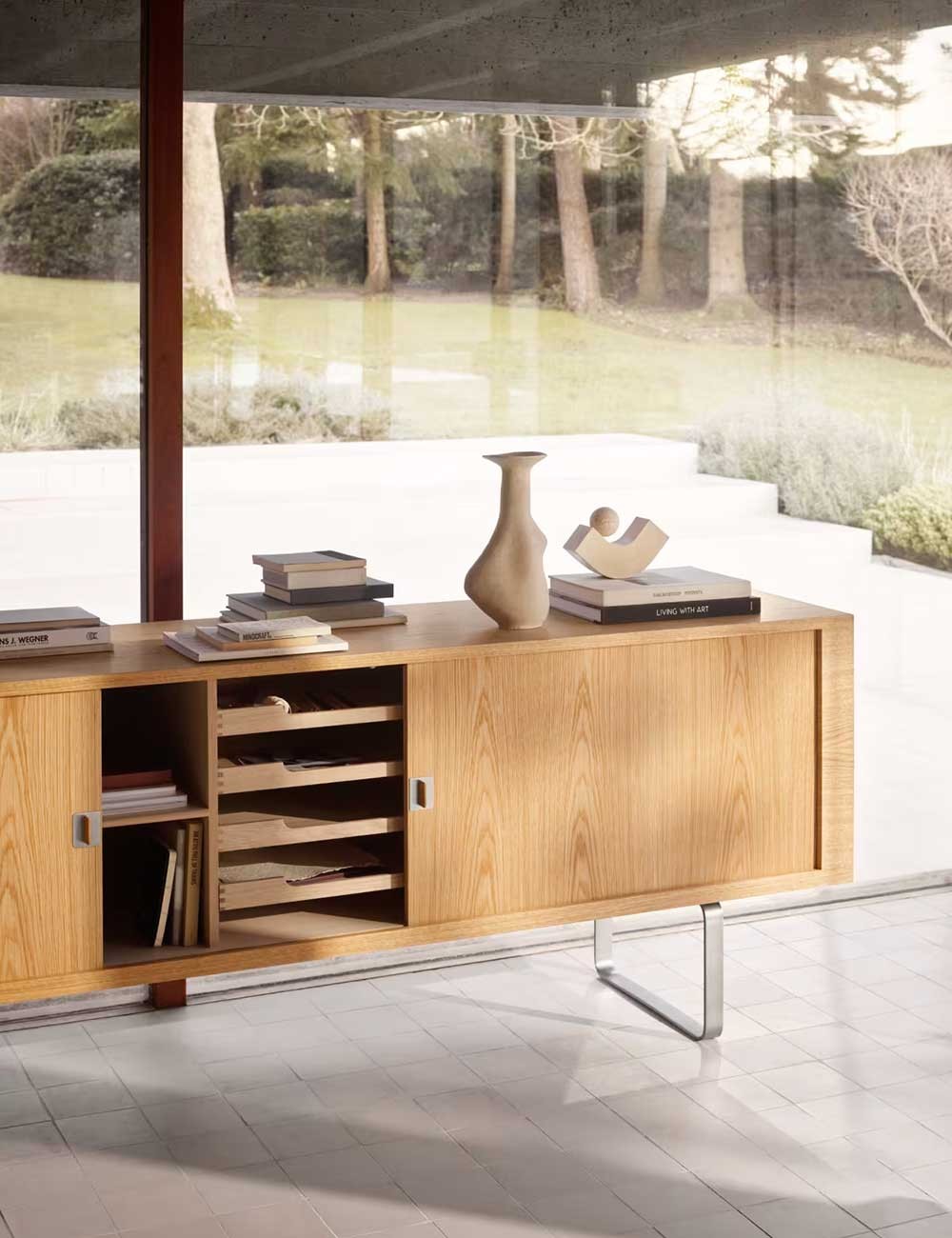 CH825 CREDENZA