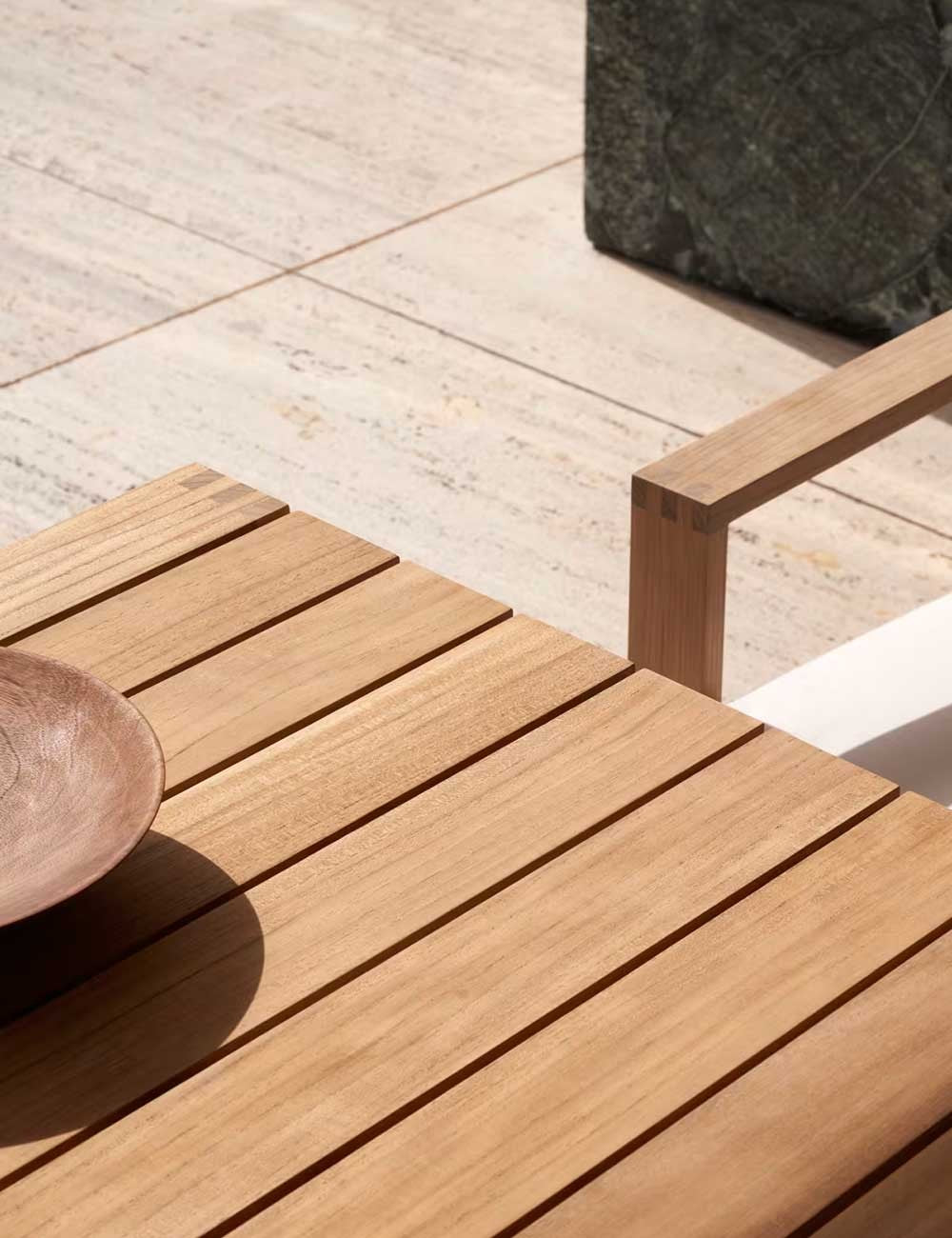 BK15 DINING TABLE