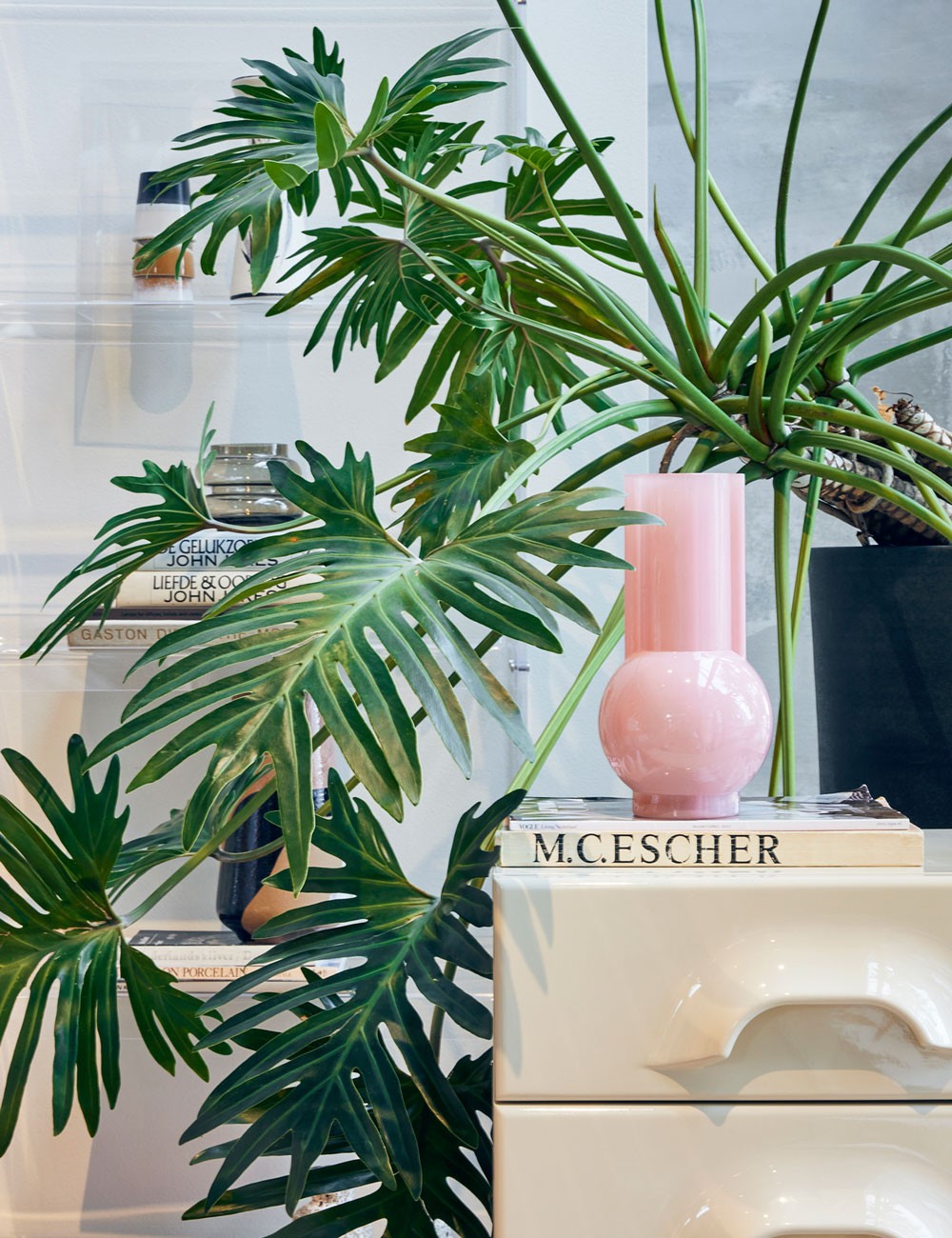 FLAMINGO PINK GLASS VASE