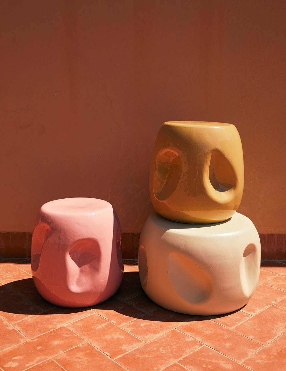 CURRENTS CERAMIC SIDE TABLE