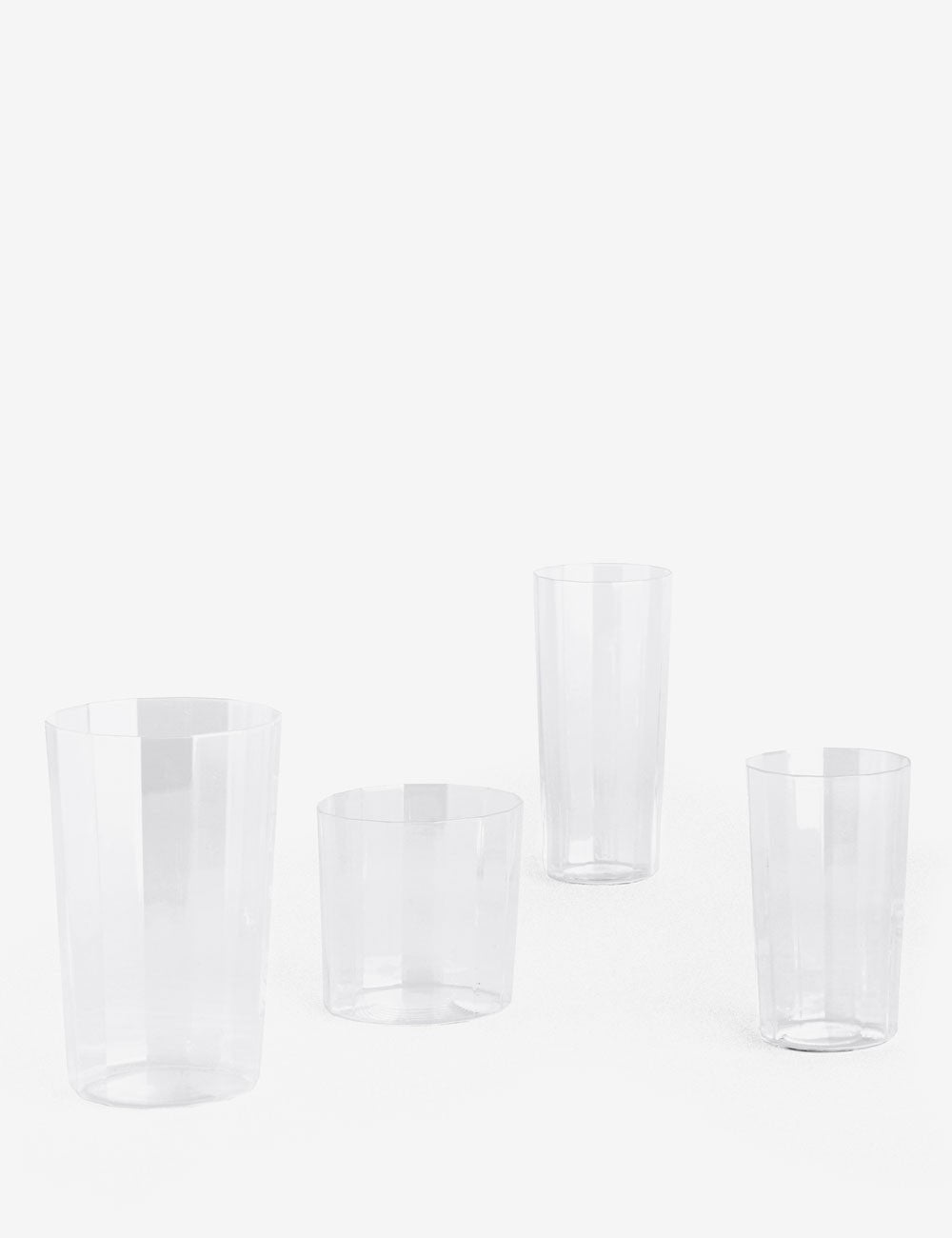 ensemble de 4 verres d'angle