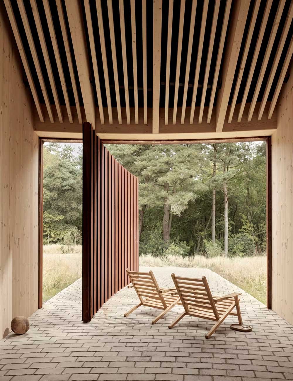 AH603 OUTDOOR DECK CHAIR