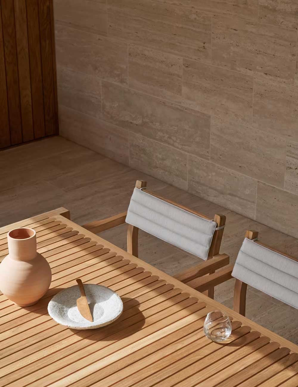 AH901 OUTDOOR DINING TABLE