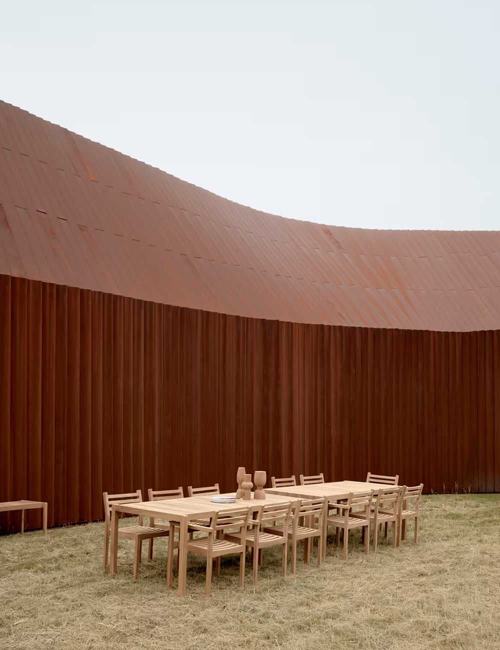 AH901 OUTDOOR DINING TABLE