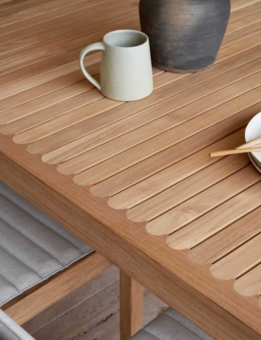 AH902 OUTDOOR DINING TABLE