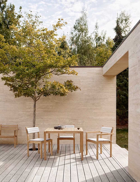 AH902 OUTDOOR DINING TABLE