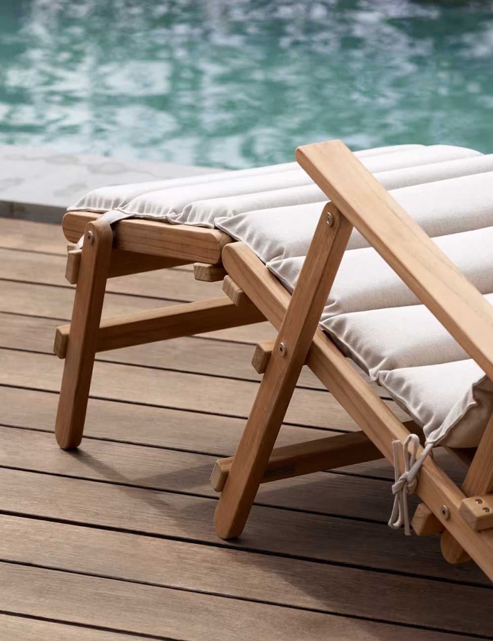 BM5565 DECK CAHIR W. FOOTREST & CUSHION