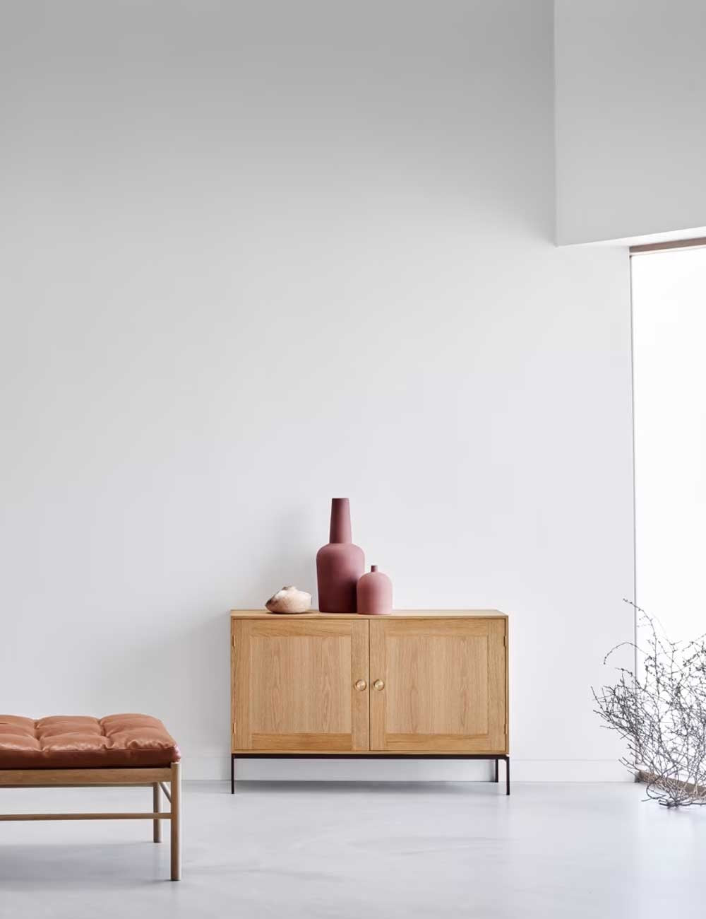 FK63 CABINET W. LEGS