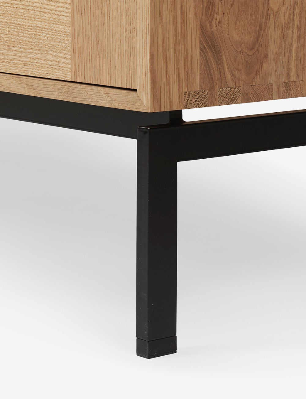 FK63 CABINET W. LEGS