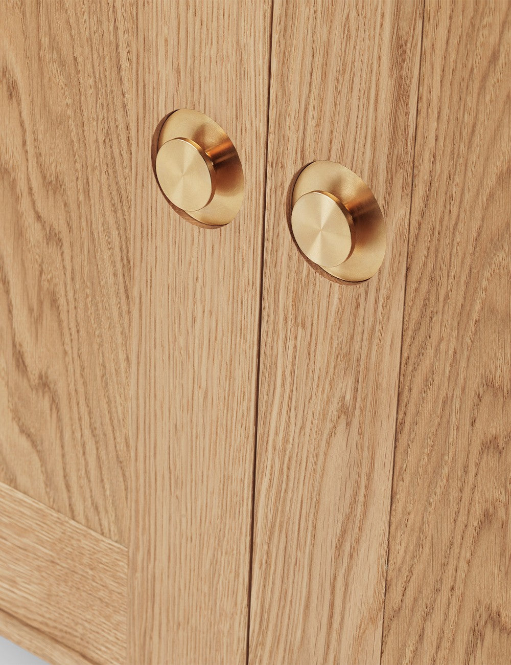 FK63 CABINET W. LEGS