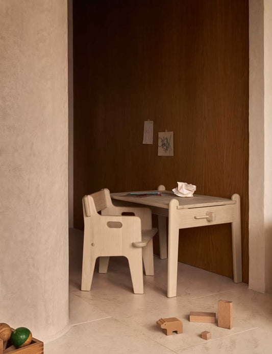 CH410 PETER'S TABLE