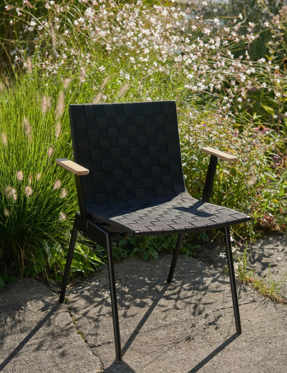 VILLE AV45 LOUNGE CHAIR