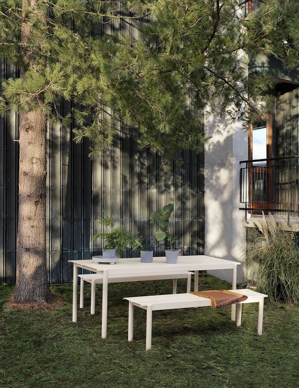 linear steel bench 170