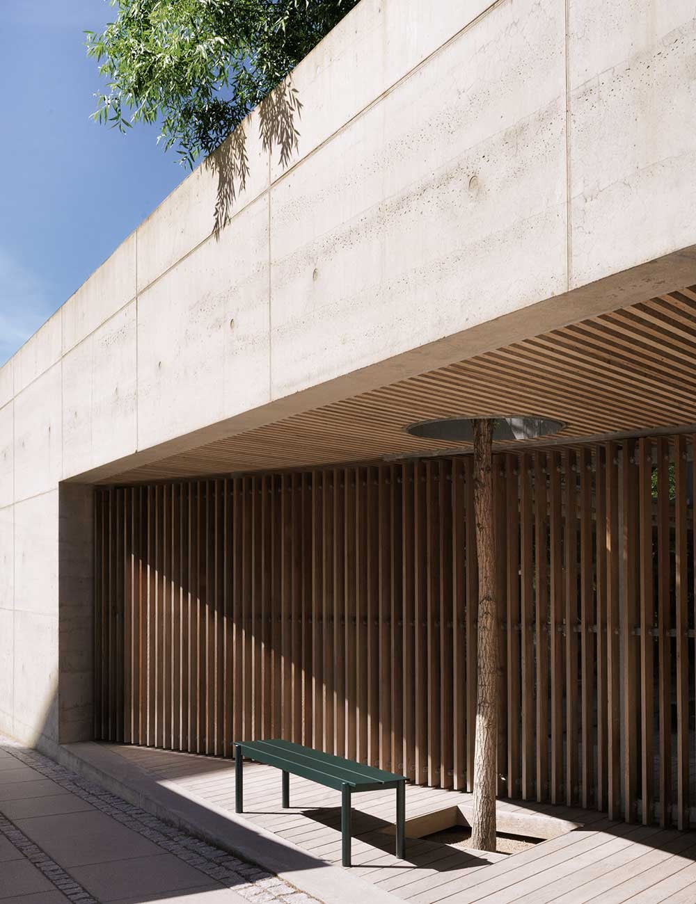 linear steel bench 170