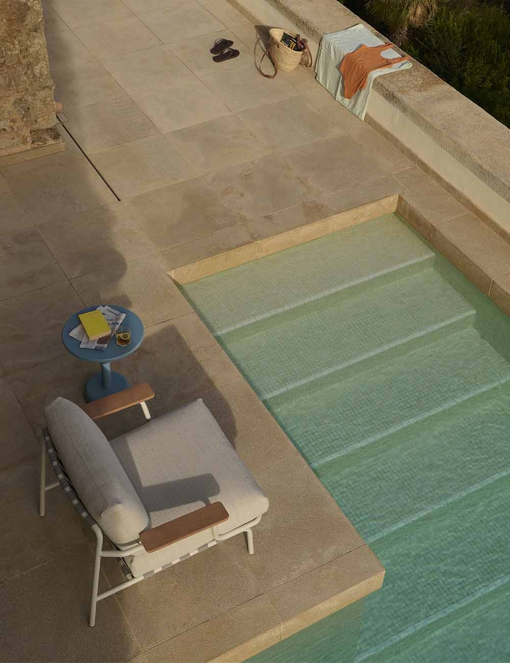 settle lounge chair