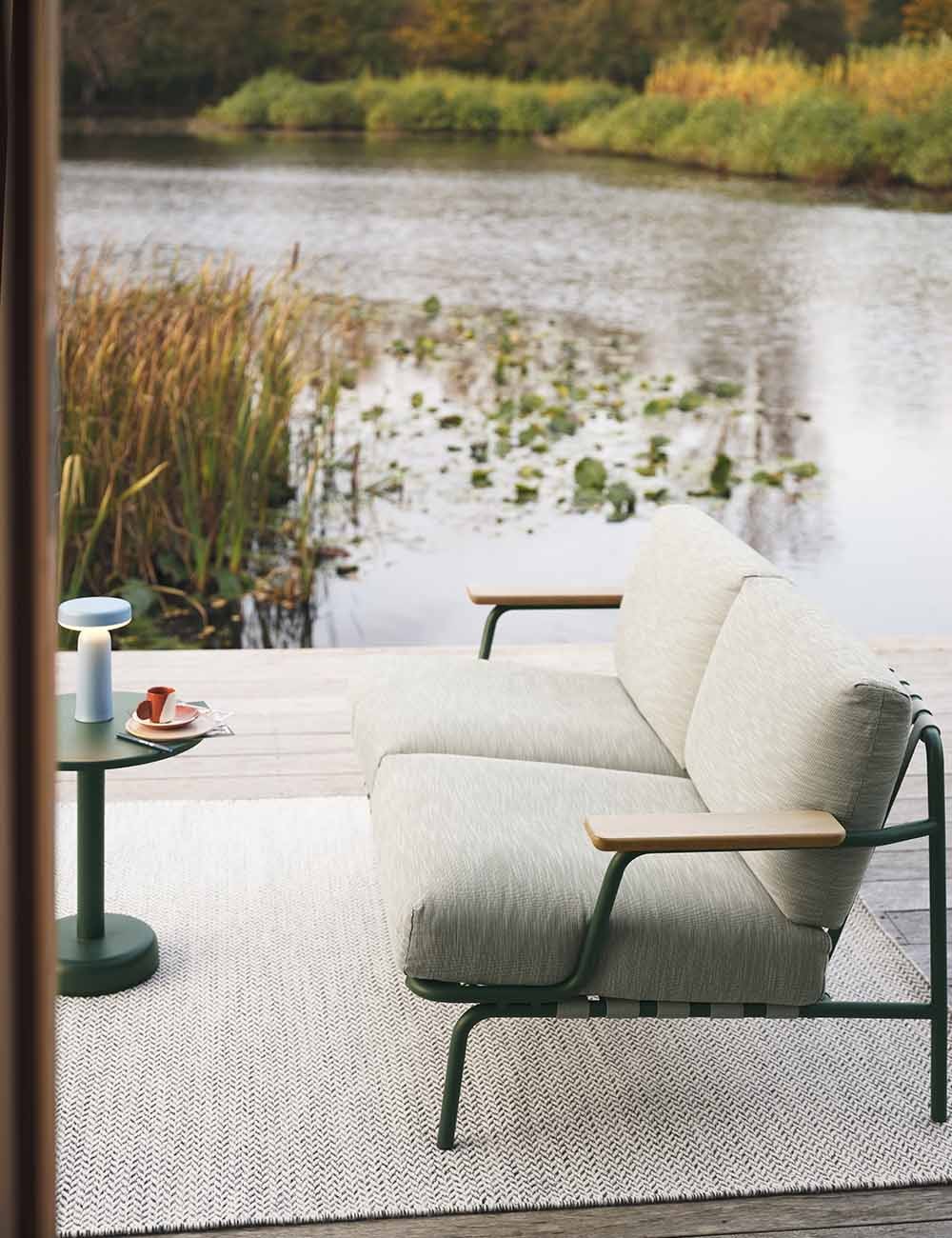 SETTLE SOFA 2 SEATER
