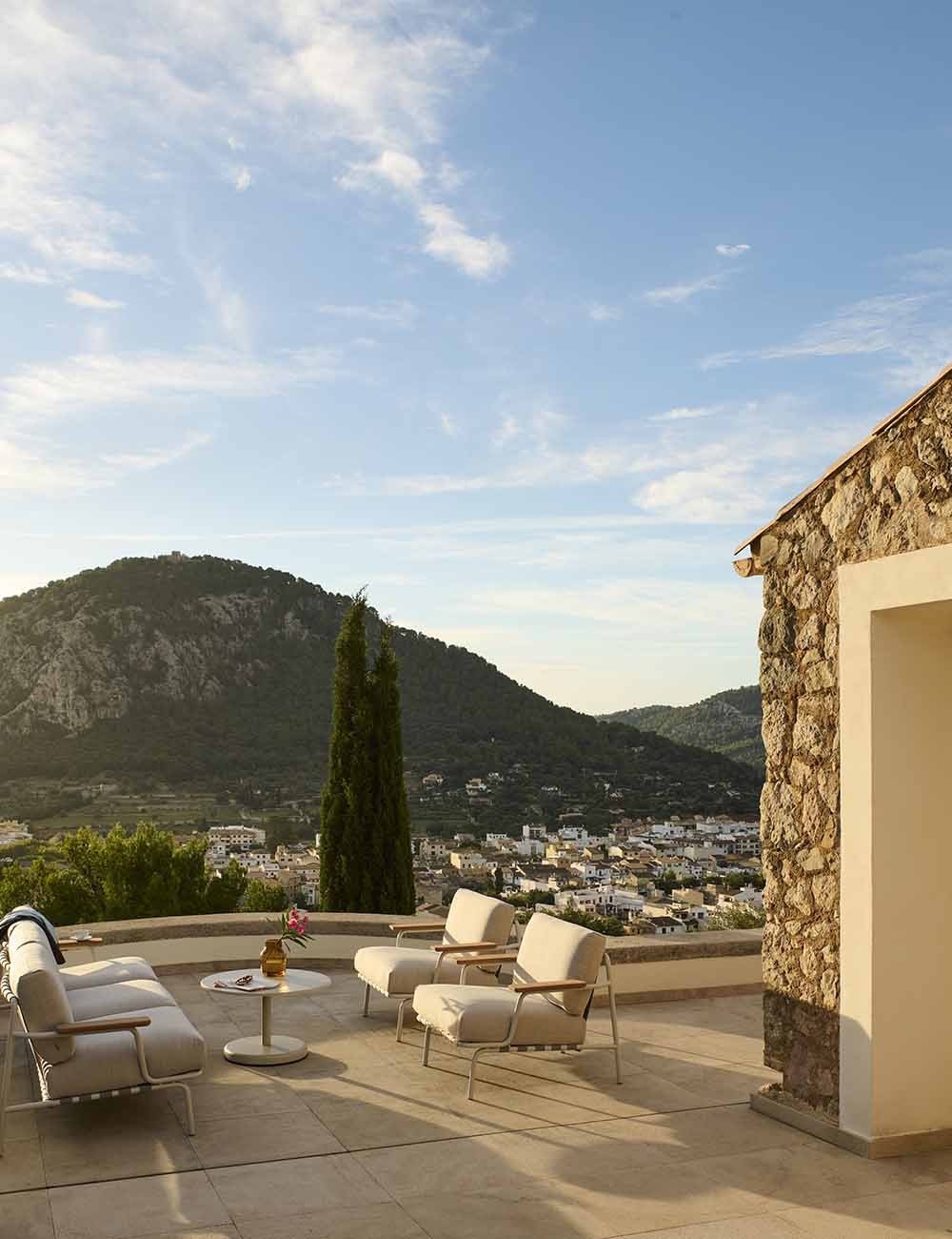 SETTLE SOFA 3 SEATER