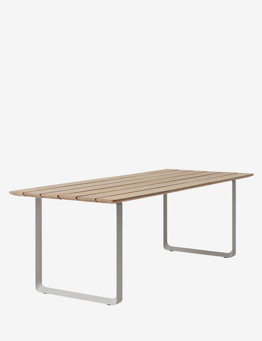 70/70 outdoor table