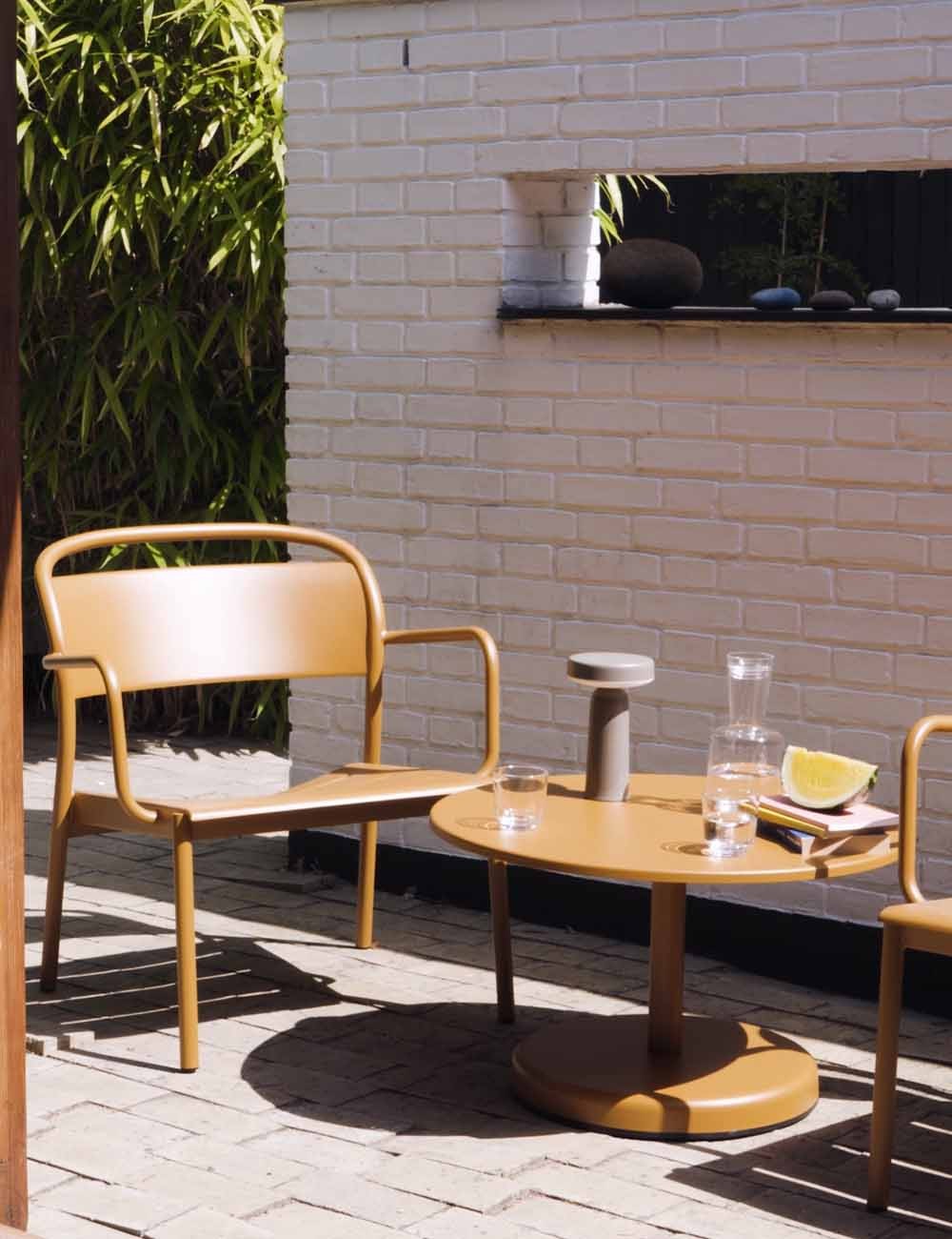 LINEAR STEEL LOUNGE CHAIR