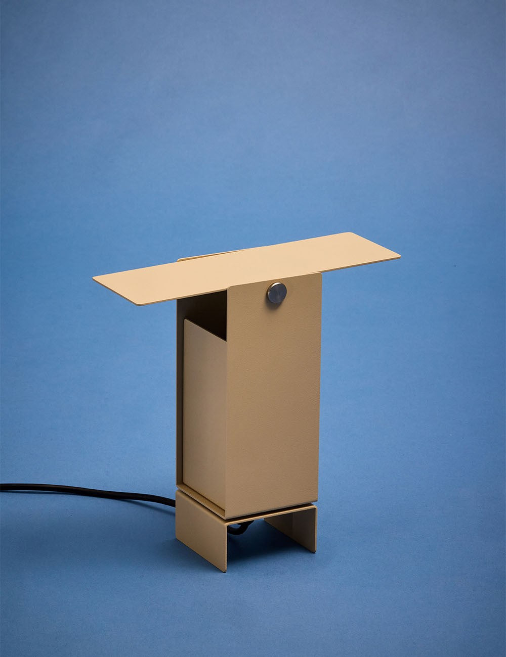 PIVOTING TABLE LAMP