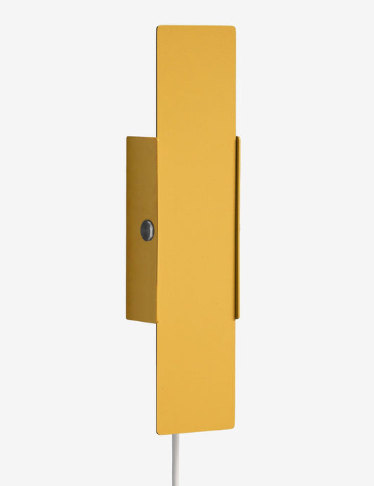 PIVOTING WALL LAMP