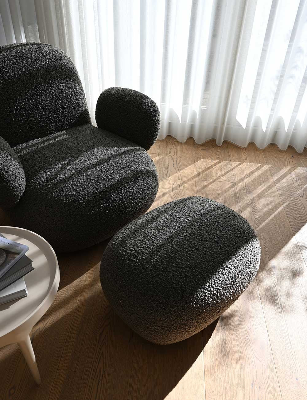 toe flat armchair