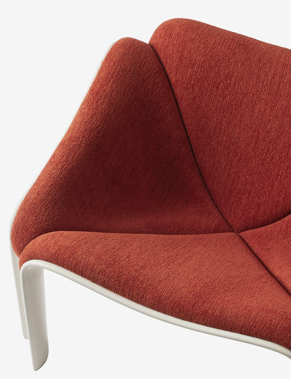 F300 LOUNGE CHAIR