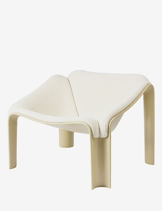 F300 LOUNGE CHAIR