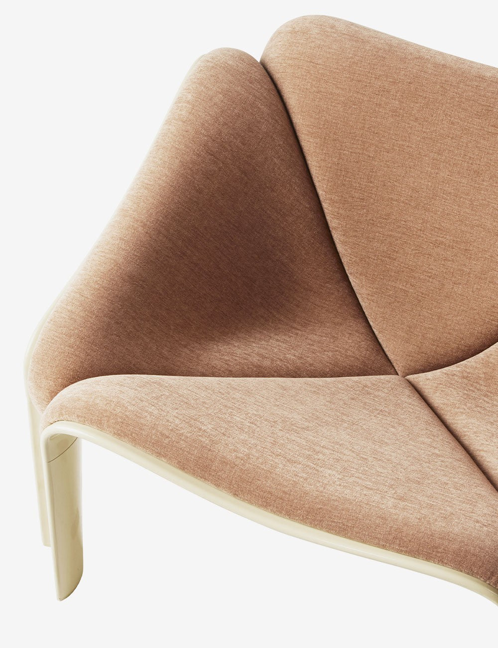 F300 LOUNGE CHAIR