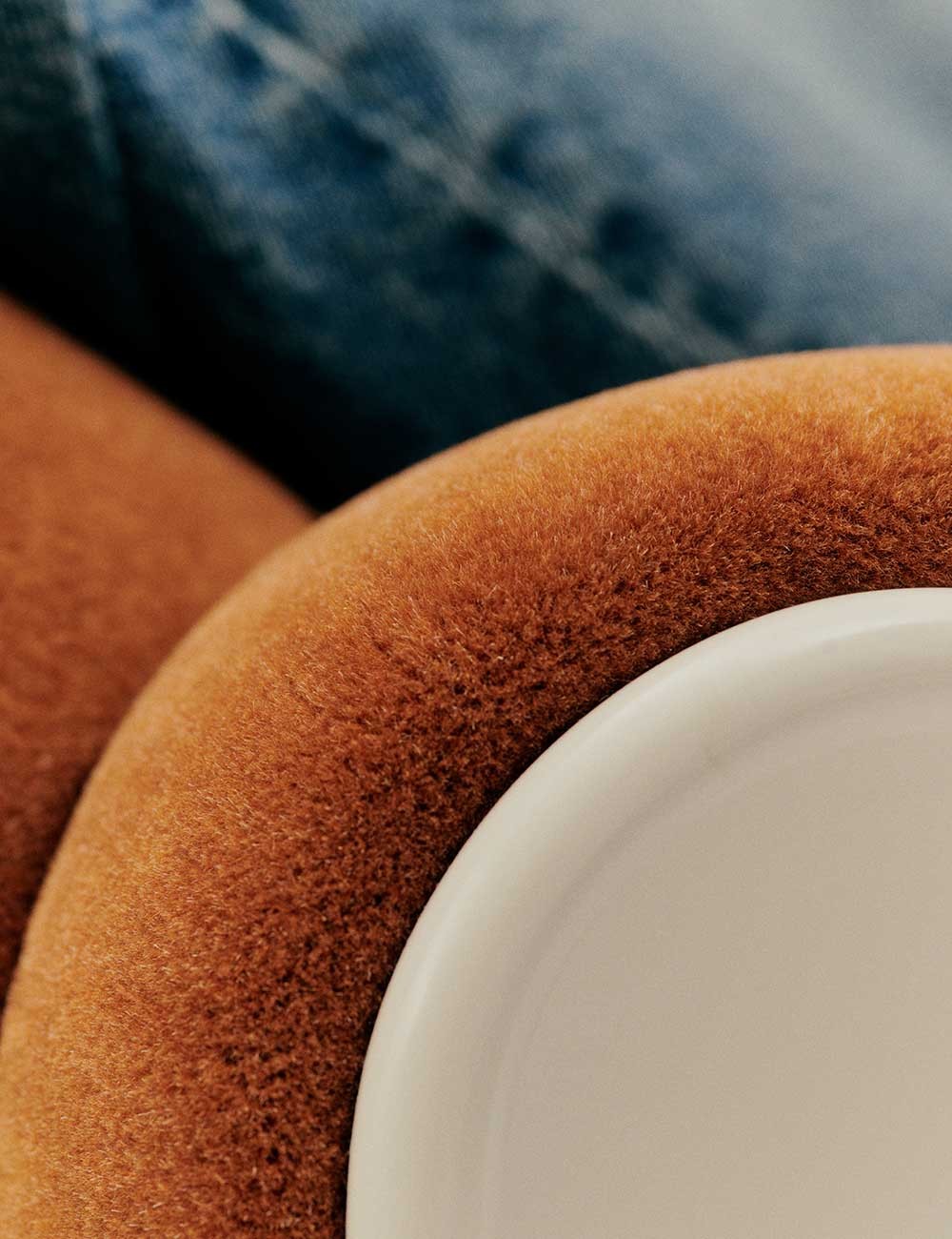 F300 LOUNGE CHAIR