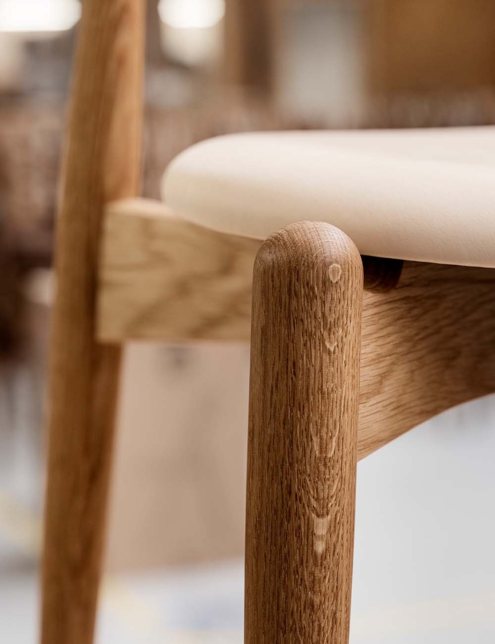ch20 elbow chair