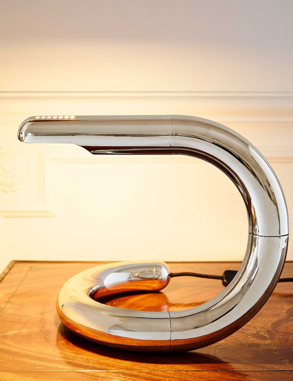 lampada da tavolo aspide