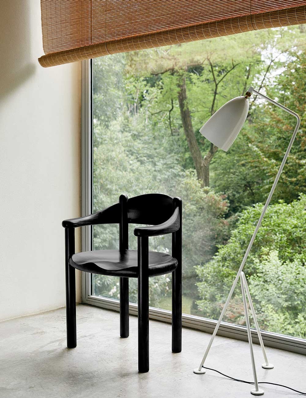 DAUMILLER ARMCHAIR