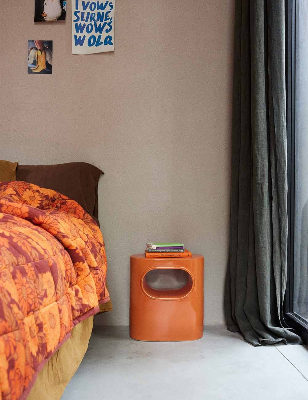 table d'appoint spatiale