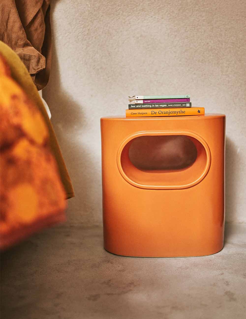 table d'appoint spatiale