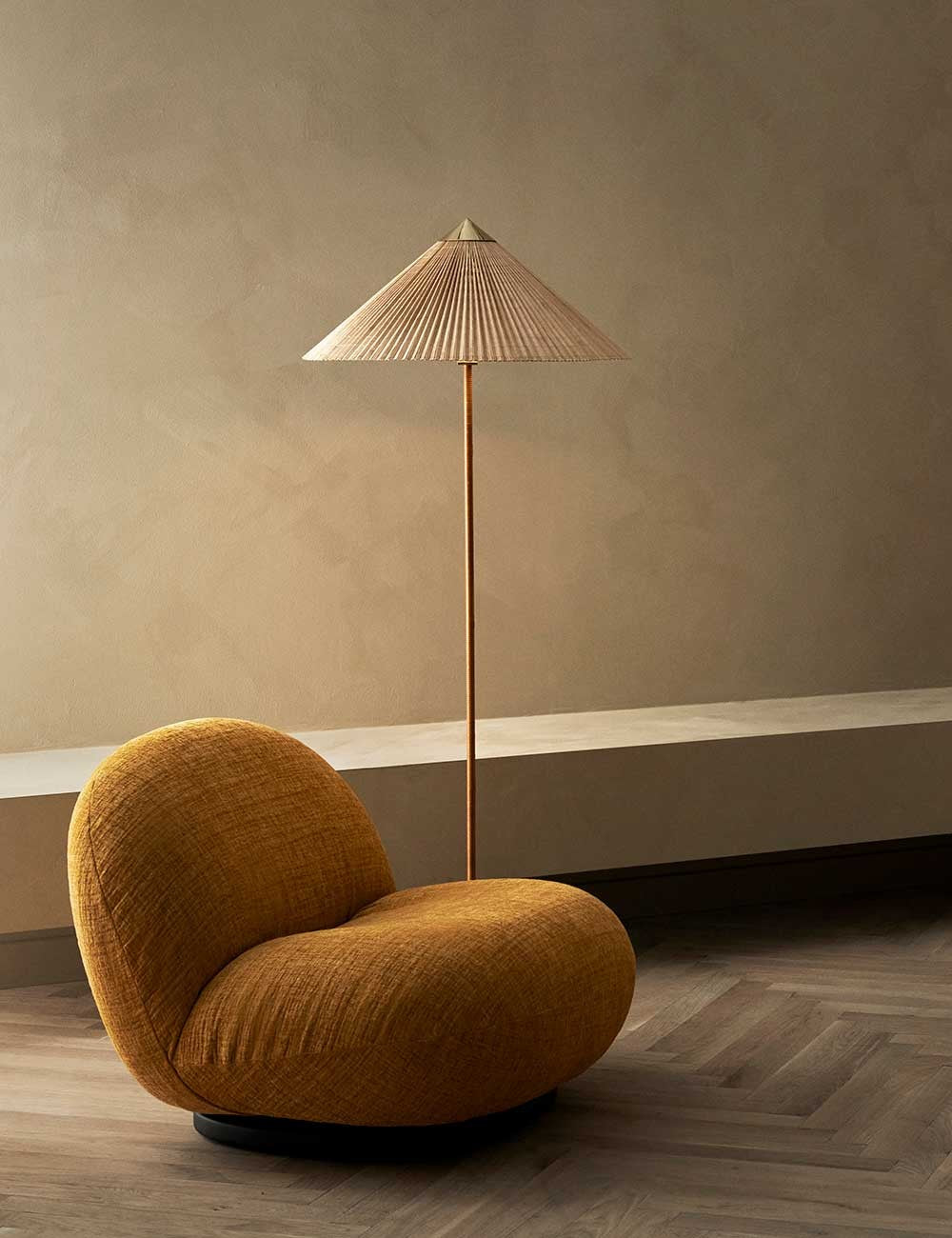 9602 FLOOR LAMP