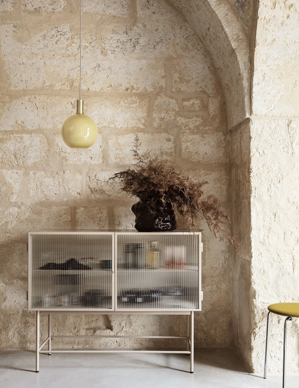 Credenza in cashmere con motivo a canne Haze