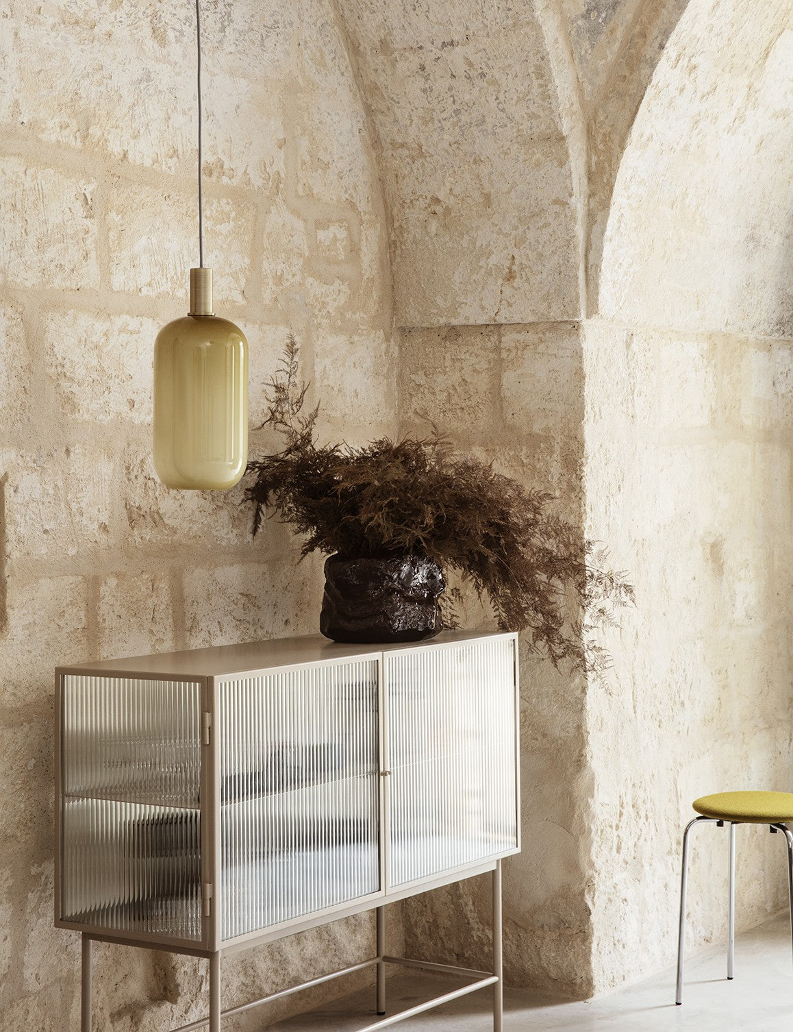Credenza in cashmere con motivo a canne Haze