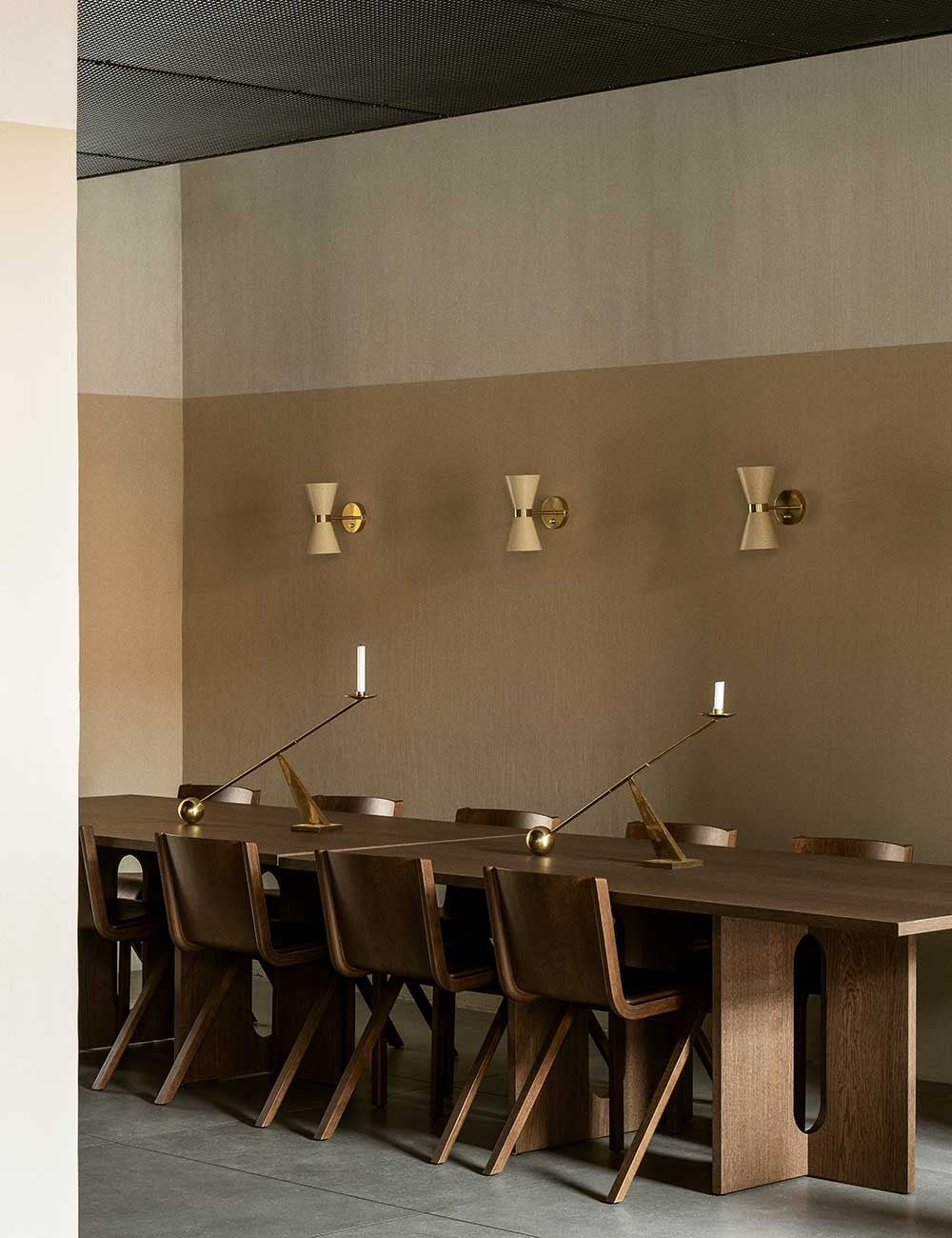 COLLECTOR WALL LAMP