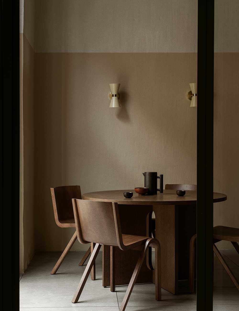 COLLECTOR WALL LAMP
