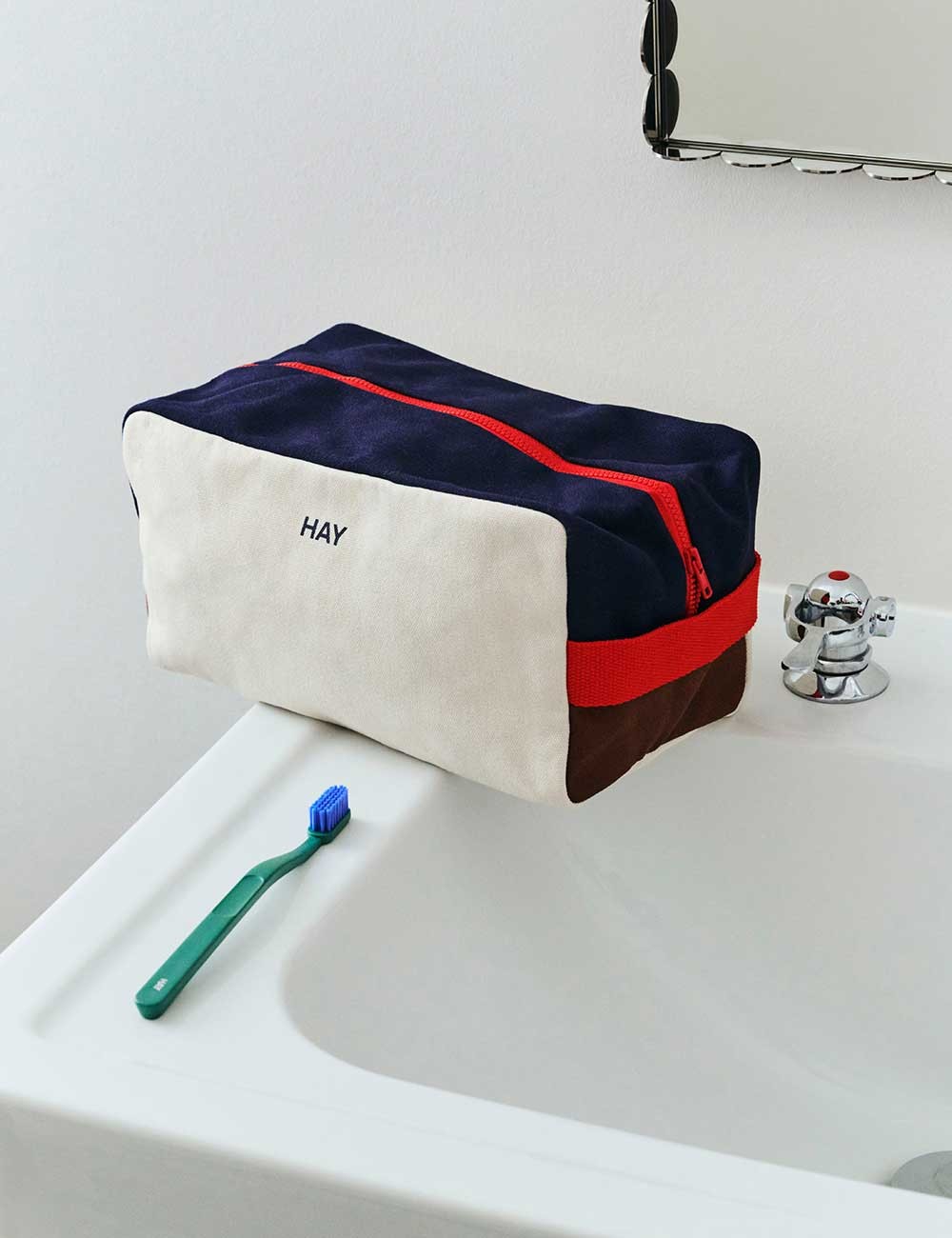 multi wash bag