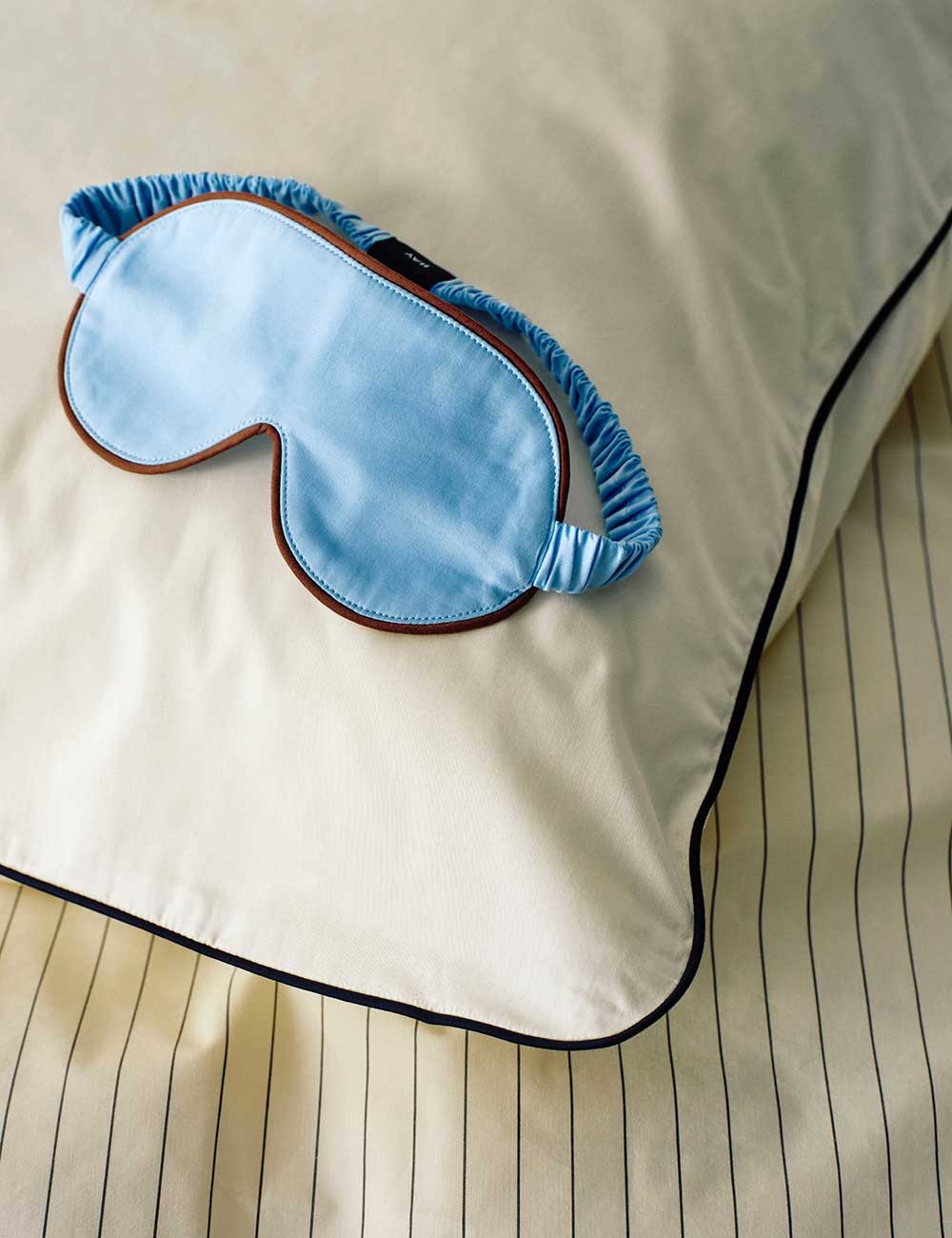 outline sleep mask
