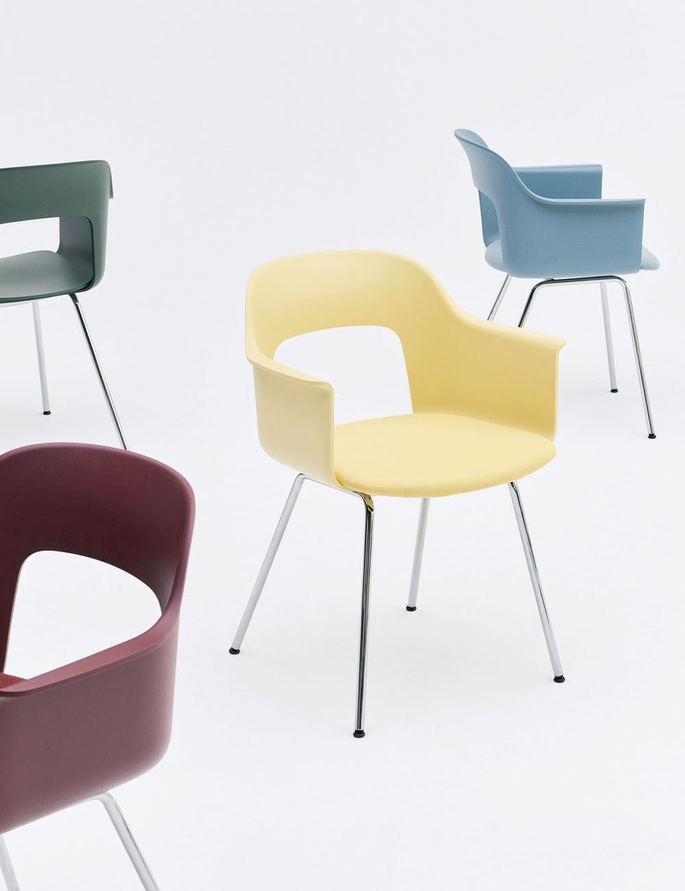LAYOUT ARMCHAIR 211 BLACK