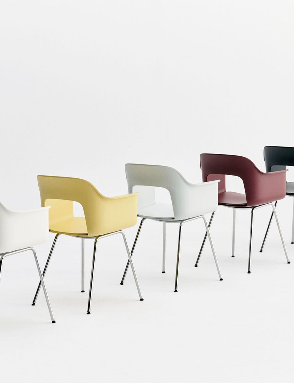 LAYOUT ARMCHAIR 211 BLACK