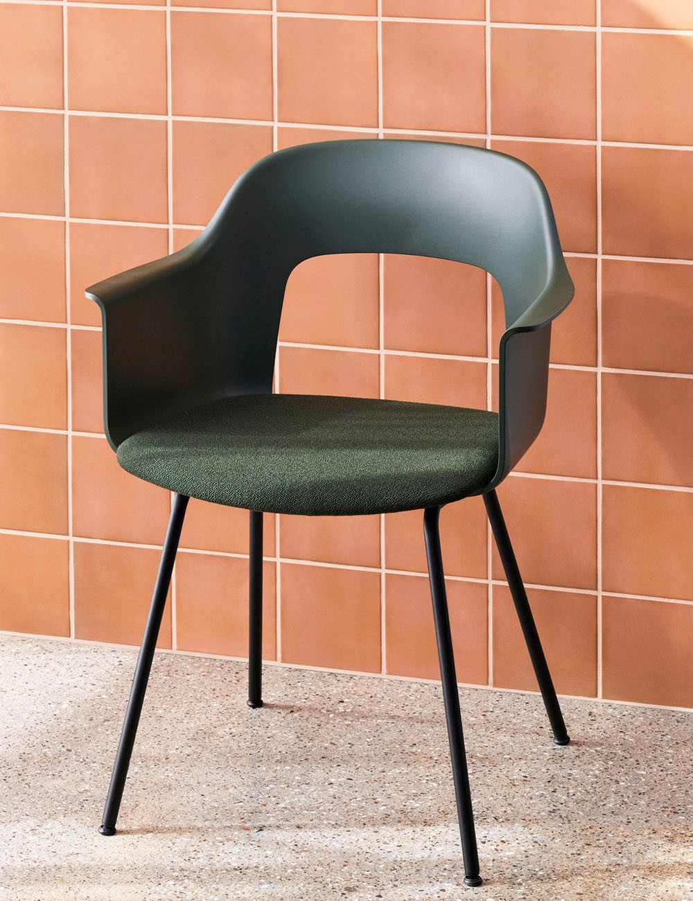 LAYOUT ARMCHAIR 213 BLACK